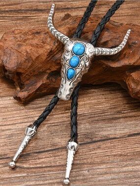 Turquoise Bull Skull Bolo Tie NWOT